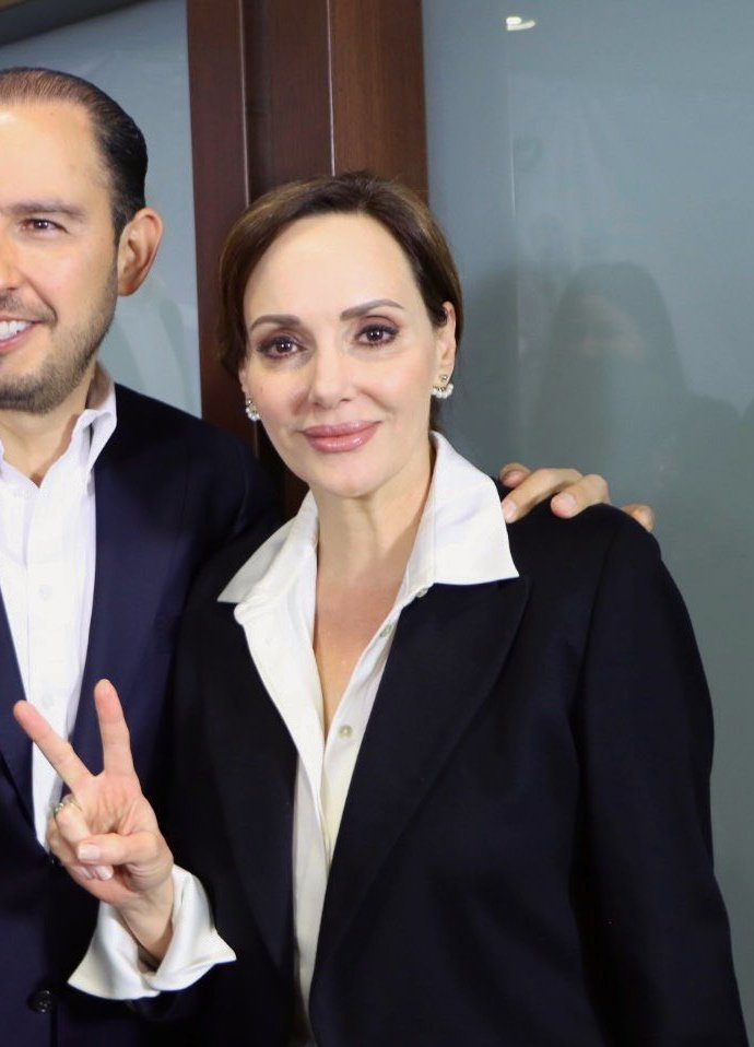 <a href="/LillyTellez/">Lilly Téllez</a> <a href="/MarkoCortes/">Marko Cortés</a> <a href="/LillyTellez/">Lilly Téllez</a> Pinche vieja asquerosa hija de tu puta Madre !
Das asco pinche vieja apestosa.