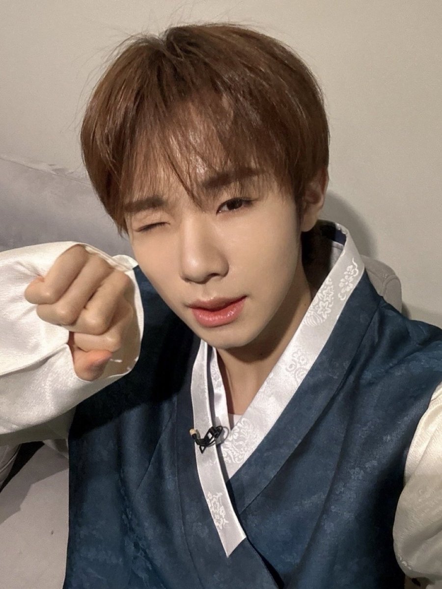 whib_official's tweet photo. [📸]
WHIB와 함께 
즐거운 설 연휴 보내세요🤍

#WHIB #휘브 https://t.co/RPmr4oJztH