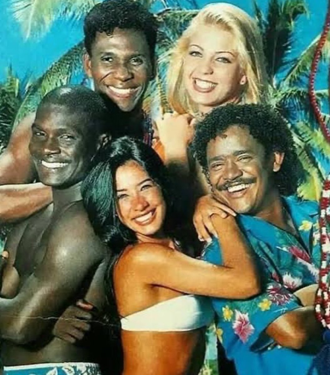 BellaFernandex1's tweet photo. O #carnaSAMPAIO tá a todo vapor!
O homenageado de hoje é o grupo @EoTchanOficial , que foi trilha sonora da infância de muita gente (inclusive da minha) e que embalou as festas de toda uma geração que segurou muito o tchan!
Quem vcx queriam ser? Eu era a Sheila Carvalho! 😅❤️ https://t.co/uiCH2v3JIf