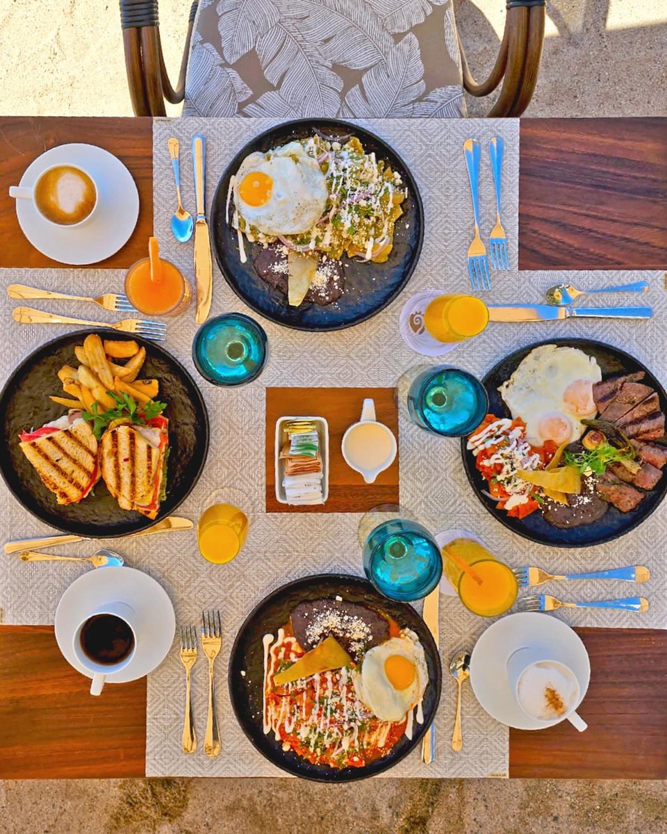 AmixtliPV's tweet photo. ¡Descubre el sabor de Amixtli Restaurant en Puerto Vallarta! Disfruta de desayunos, comidas y cenas con vista al mar. ¡Reserva ahora y vive una experiencia única!

Reserve 322 228 0229 ext 1 · 322 228 0251 ext 1
WhatsApp 322 303 2639  --bit.ly/WhatsAppXalli
reserve@xalliclub.com https://t.co/2SlkhzjyVq