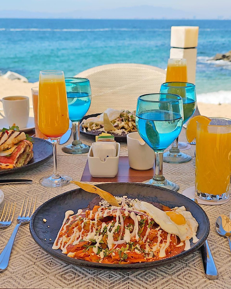 AmixtliPV's tweet photo. ¡Descubre el sabor de Amixtli Restaurant en Puerto Vallarta! Disfruta de desayunos, comidas y cenas con vista al mar. ¡Reserva ahora y vive una experiencia única!

Reserve 322 228 0229 ext 1 · 322 228 0251 ext 1
WhatsApp 322 303 2639  --bit.ly/WhatsAppXalli
reserve@xalliclub.com https://t.co/2SlkhzjyVq