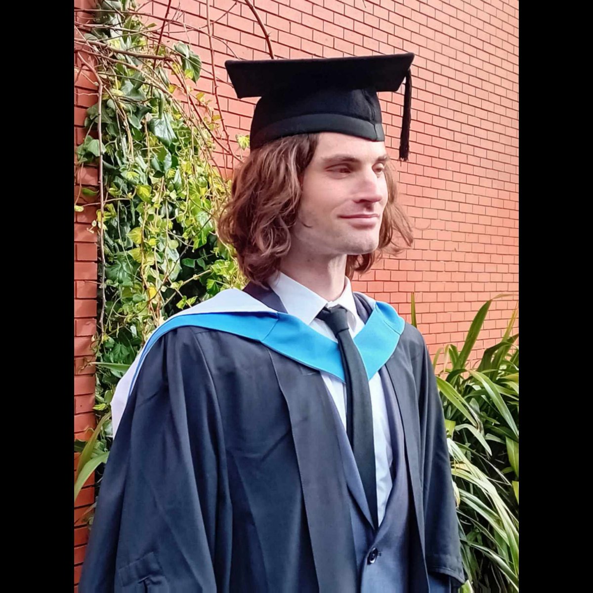 I just graduated with a #masters degree in #music composition from @BIMM_Institute I had a real opportunity to learn. The lecturers and other students were really nice. Thank you to everyone. Peace + love. David Robinson aka @coldheartrevue #graduation #Brighton