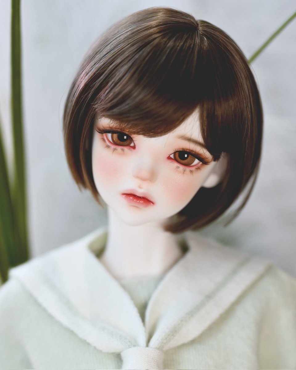 새잎 sae ip🌱
의외로 성숙한 얼굴이다 싶더니
요렇게 보니 또 중학생 같죠 🤗
누군가의 아련한 첫사랑이라는 느낌으로...