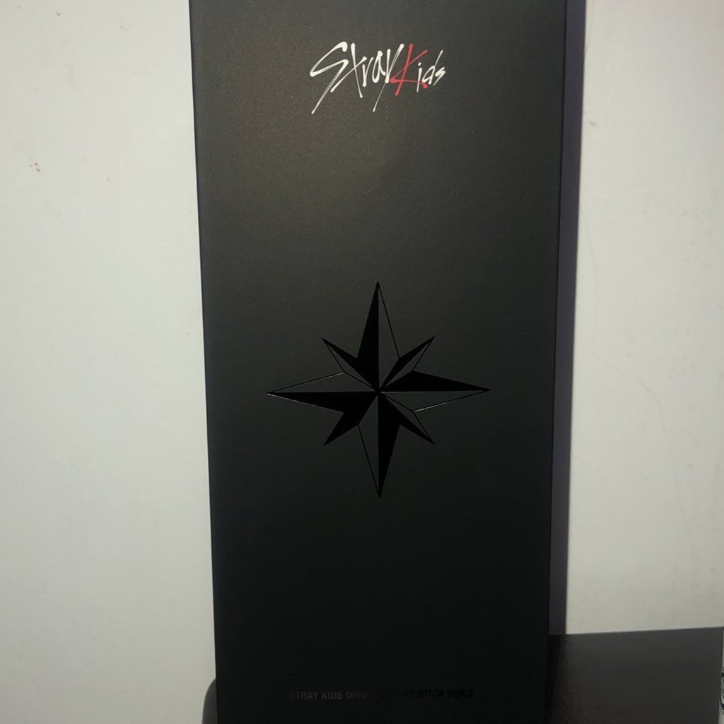 daengiecart's tweet photo. wts lfb ph help rt! 

NACHIMBONG LIGHTSTICK VER 2

— ₱2100
— onhand, unused (only unsealed to check lightstick)
— can provide proof of purchase
— PRIO PAYO
— dm to claim

t. stray kids skz https://t.co/P5GToYeRMl
