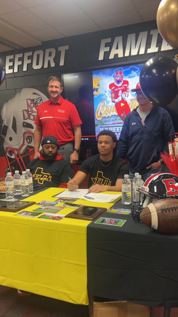 East View Football tweet media