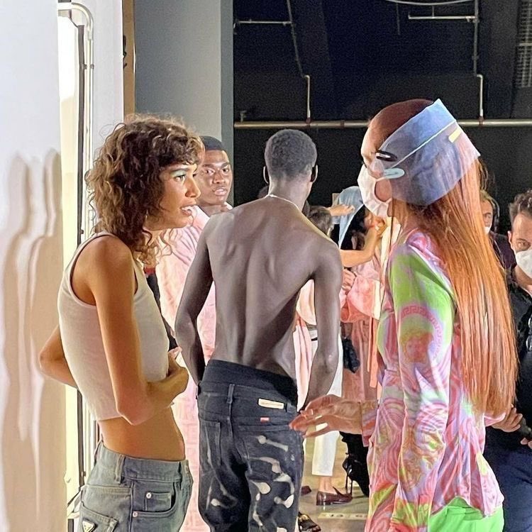 modelsdiaryy's tweet photo. nyfw starts today <33 https://t.co/mMTja15TfM
