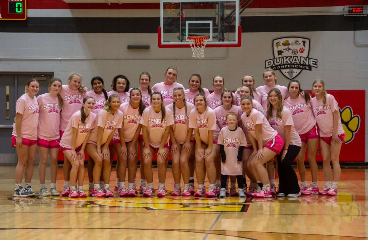 emj0721's tweet photo. so much love for senior night 🤍 https://t.co/T4aJuhLtTy