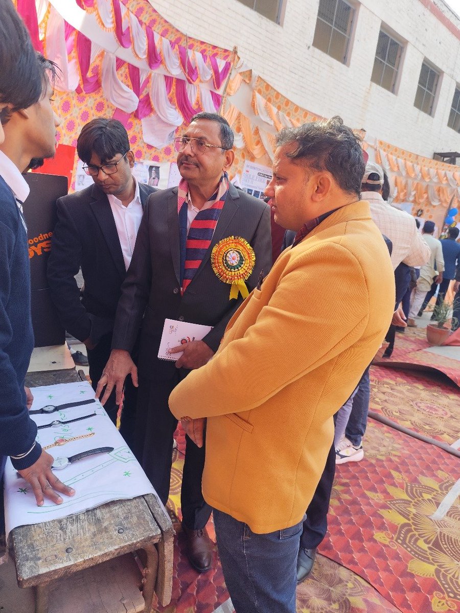 PunjVirendra's tweet photo. खड्डे वाला स्कूल GBSSS No 2 #TUKMIRPUR
परीक्षा पे चर्चा
भविष्य निर्माण में Legal Studies और रोजगारपूरक विषयों की महत्ता
#Annual_function
#emagzine
#prize
@Dir_Education @bisht_girdhar @MsnLegalStudies @SvRohini @mavericksheetal @gupta_iitdelhi https://t.co/1bxN6SynsP