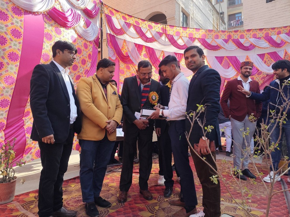 PunjVirendra's tweet photo. खड्डे वाला स्कूल GBSSS No 2 #TUKMIRPUR
परीक्षा पे चर्चा
भविष्य निर्माण में Legal Studies और रोजगारपूरक विषयों की महत्ता
#Annual_function
#emagzine
#prize
@Dir_Education @bisht_girdhar @MsnLegalStudies @SvRohini @mavericksheetal @gupta_iitdelhi https://t.co/1bxN6SynsP
