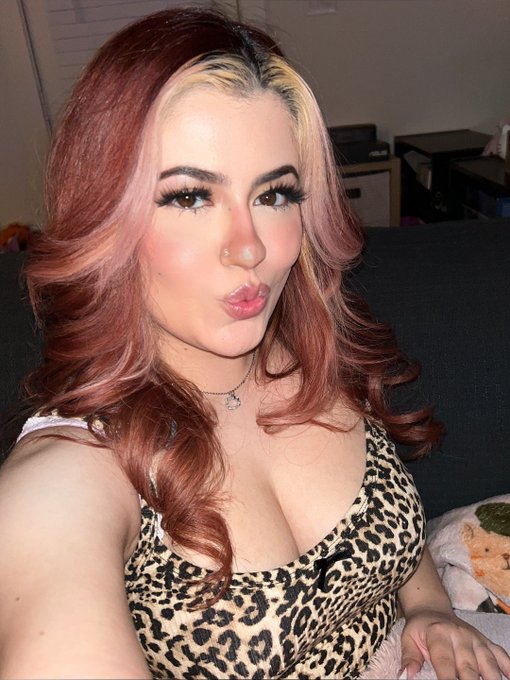 lil baddie https://t.co/9MrYE4sE5t