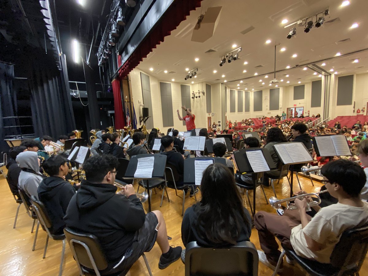 We had a blast performing for the 5th graders this week! We can’t wait to see all of the rising 6th grade families THIS Saturday at STM from 9am-3pm for Instrument Tryout Day! <a href="/SterlingMiddle1/">Sterling MS</a> <a href="/SullyES_LCPS/">Sully ES</a> <a href="/SterlingElem/">Sterling Elementary</a> <a href="/RRD_LCPS/">Rolling Ridge Elem</a> <a href="/ForestGroveES/">Forest Grove ES</a> <a href="/GuilfordEle/">Guilford Elementary School</a>