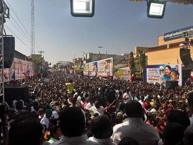 மாண்புமிகு புரட்சித் தமிழர் @EPSTamilNadu அவர்களின் தலைமையில், நீலகிரி பாராளுமன்றத் தொகுதிக்குட்பட்ட அவிநாசி பகுதியில் கழகத்தின் சார்பில் மாபெரும் கண்டன ஆர்ப்பாட்டம்
#ADMK_CHN