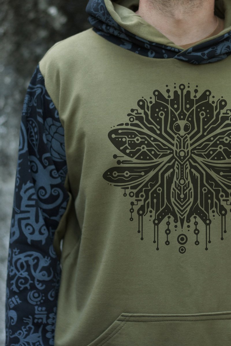 IzWoz's tweet photo. We've just released our NEW 'Visual Language' Collection!

Inspired by encounters with energies, entities and strange frequencies, these designs are a fusion of past and future, merging the biological with the technological. The style is symbolic, fun and bold.

Enjoy! :) https://t.co/oUNZRhRfiM