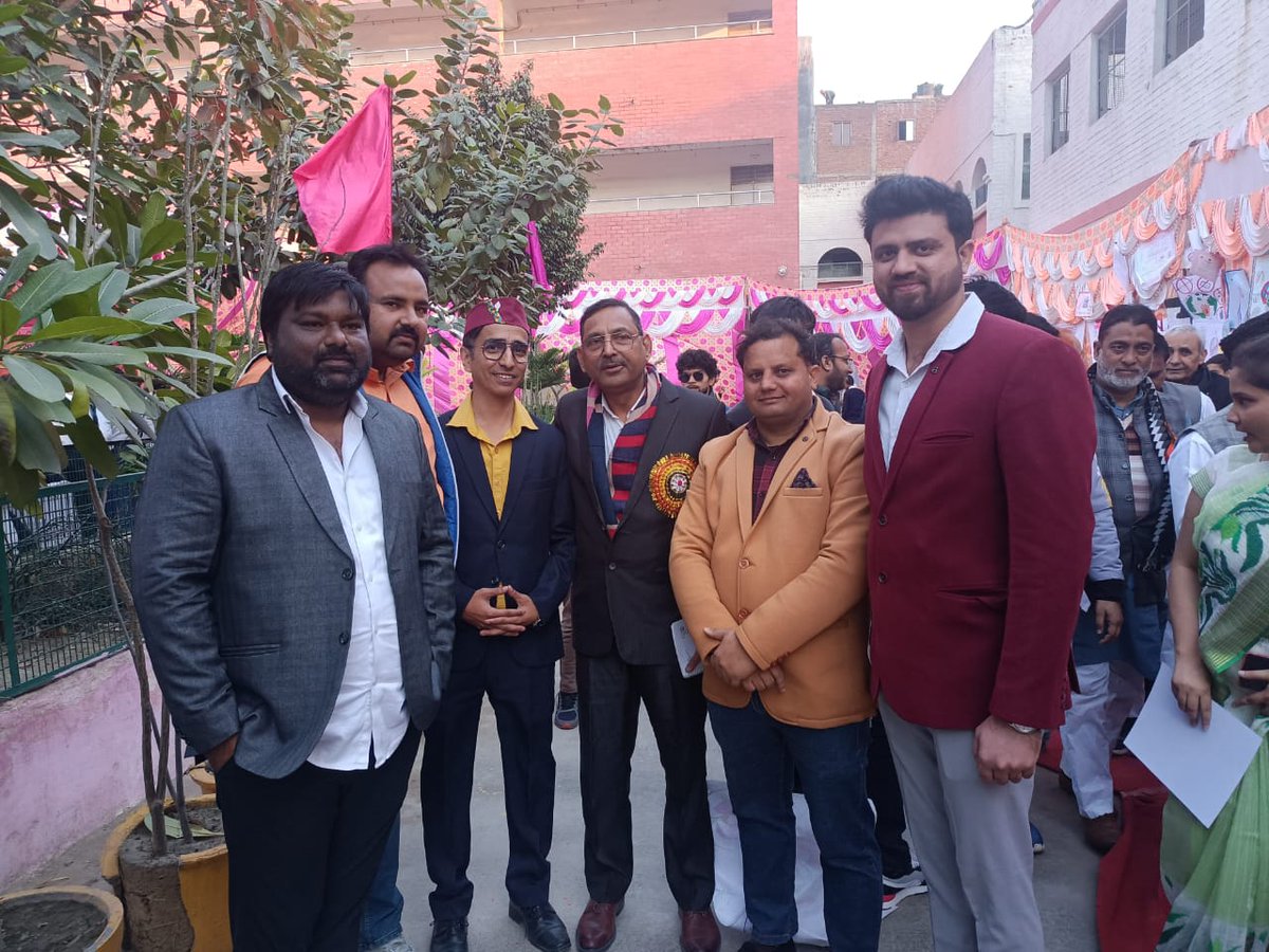 PunjVirendra's tweet photo. @bisht_girdhar @Dir_Education @MsnLegalStudies @SvRohini @mavericksheetal @gupta_iitdelhi @CPDelhi @cp_delhi @DelhiPolice @HMOIndia खड्डे वाला स्कूल GBSSS No 2 #TUKMIRPUR
परीक्षा पे चर्चा
भविष्य निर्माण में Legal Studies और रोजगारपूरक विषयों की महत्ता
#Annual_function
#emagzine
#prizedistributiom https://t.co/GS04IySgDA