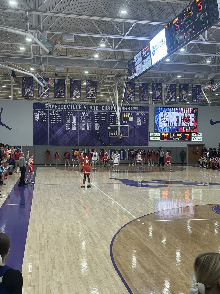 FayBulldogsBB's tweet image. One of our favorite nights of the basketball season! 
@RamayRedWolveMB vs @woodlandBOYSbb never disappoints and always packs Bulldog Arena!!
#FutureDogs