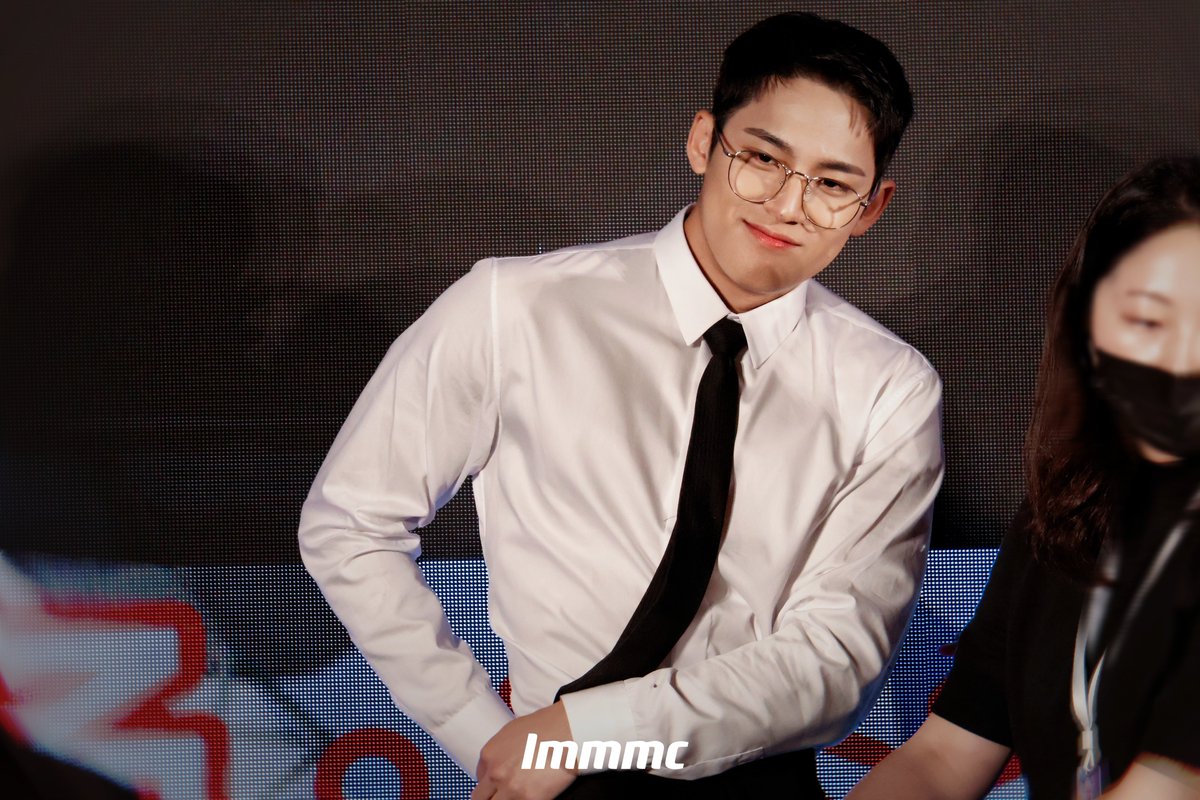 meaniehoon's tweet photo. KIM MINGYU 😭😭😭😭😭😭😭😭😭 https://t.co/A6CkqgIWPv
