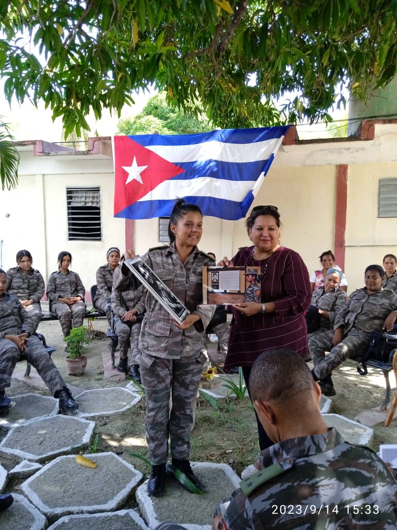 Hoy en Guantánamo, con orgullo, celebramos el Aniversario 35 de la creación de las Compañías Femeninas de la Brigada de la Frontera
#MujeresEnRevolución que cuidan los sueños de nuestro pueblo. #Cuba
#GenteQueSuma
