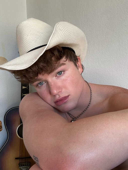 1 pic. yee haw https://t.co/5knfv77vC2