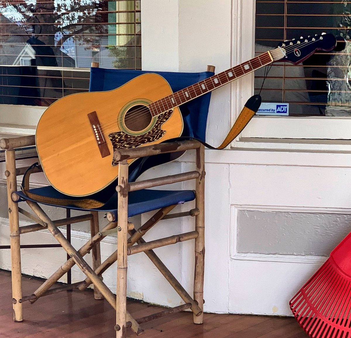 talltalestogo's tweet photo. Goodbye
Goodbye, old guitar, /
instrument of my once youth. /
May you bring new joy.
.
.
#goodbye #guitar #instrument #youth #joy #old #photo #haiga #haiku #piem #poetry #oldnorthknoxville #davidebooker #february #thursday #020824 #2024 https://t.co/0Vq7C4ZorX
