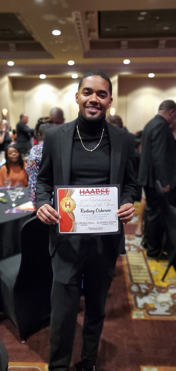 PrincipalDuncan's tweet photo. I had a great time celebrating @KilloughEagles @HAABSE3 T.O.Y, Mr. Osborne! Great night! https://t.co/BIg47NJFCi