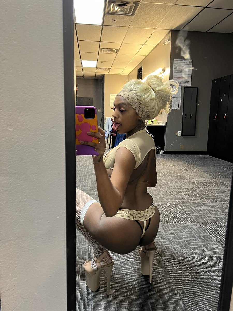 asyaking1777's tweet photo. #Drake #stripper #exotic https://t.co/dTITxPsu5g