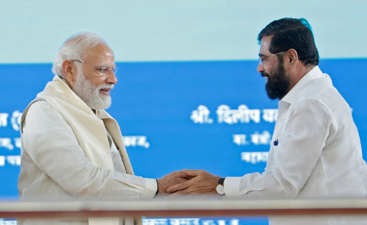 @narendramodi @mieknathshinde Birthday greetings to Hon'ble Maharashtra CM, Shri Eknath Shinde Ji. May his leadership continue to bring progress and prosperity for the people of Maharashtra. Wishing him a year filled with joy and success! 🙏 @mieknathshinde