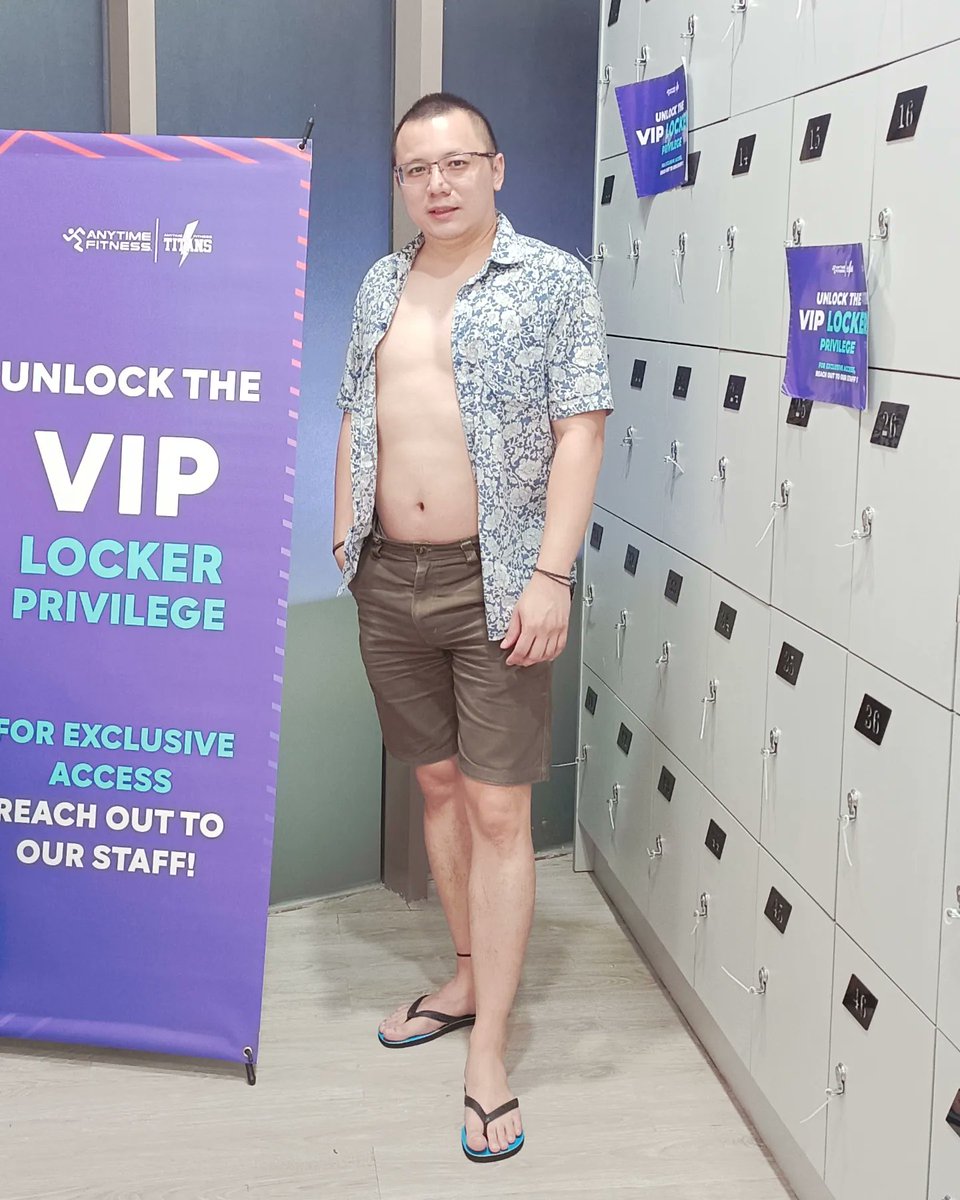 laurentflipflop's tweet photo. Unlock the VIP Locker and unbutton the shirt
. 
📷@richardlnsasia
. 
#fitmen #fitnessmen #flipflops https://t.co/nK0V1R6rm7