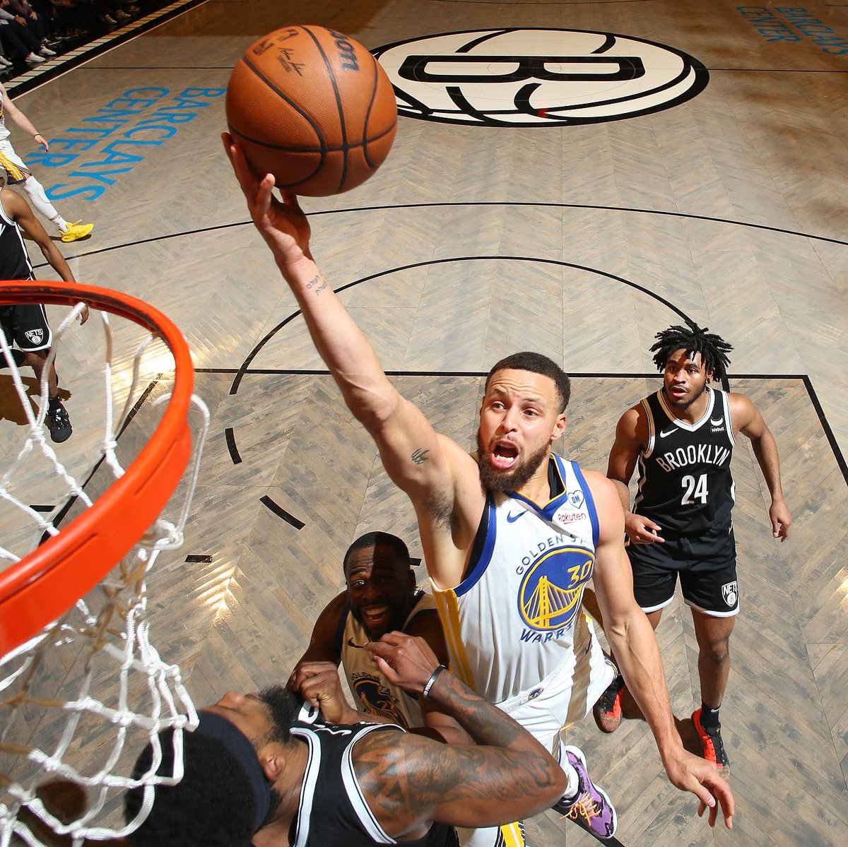 ThirtyInk's tweet photo. CAREER MILESTONE— 23K. 

@StephenCurry30 hits a career milestone of 23,000 career points. Congratulations to the boss. 🔥 

#ElevateTheUnder #StephenCurry #GoldenStateWarriors https://t.co/7Px7fuoY8o