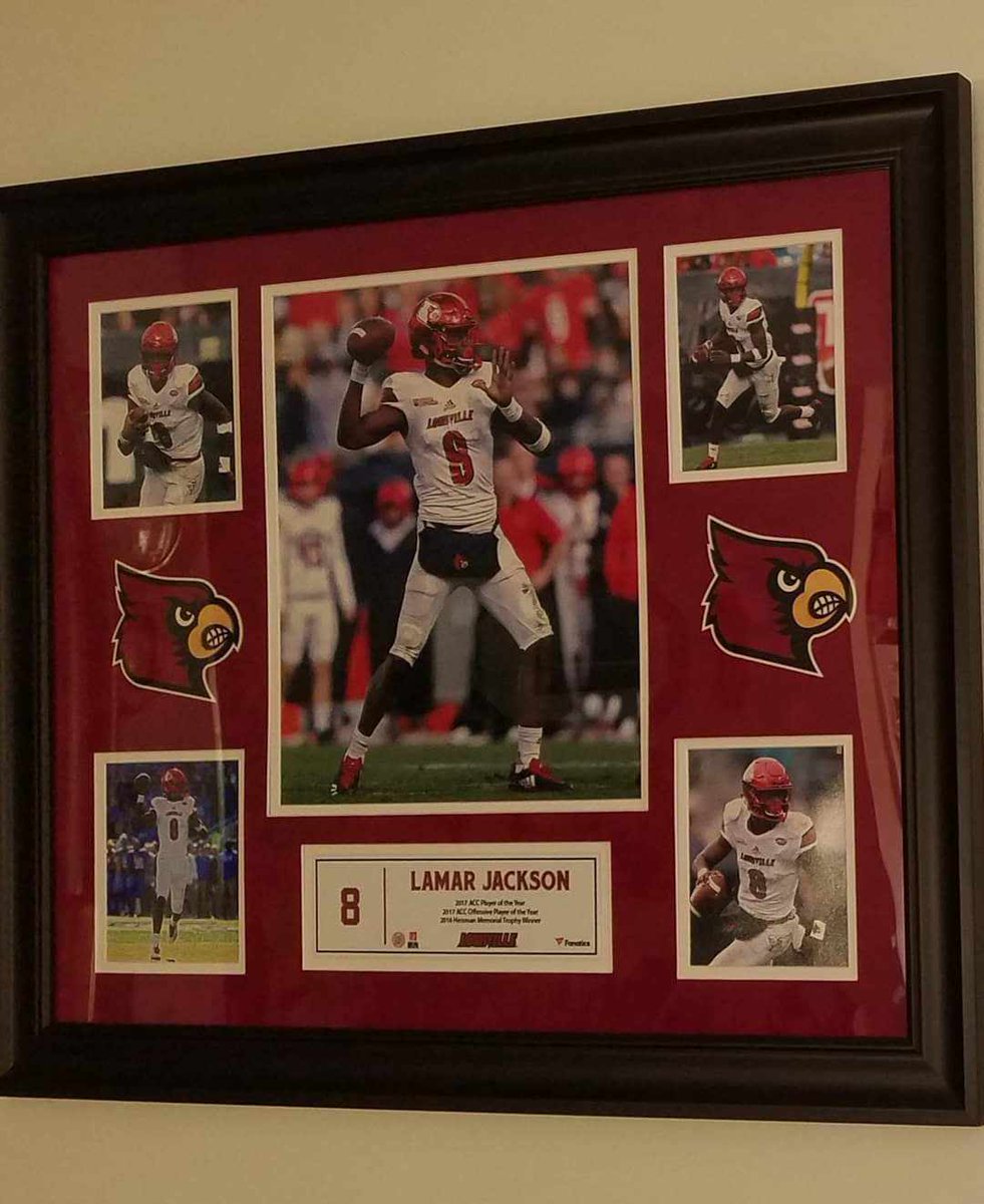 steven_givans's tweet photo. @GoCards @zach_greenwell @Lj_era8 #Lamarkable
#ActionJackson
#Cards4Ever 👆 https://t.co/TDkQC1f7b6