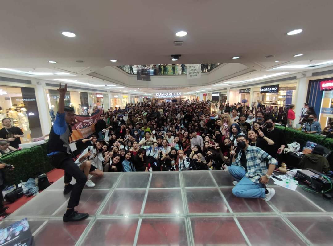 mydear_siyeon's tweet photo. THE PHOTO OP DURING DC FANZONE last Aug 28,2023 ☺. This feels like a festival of InSomnias~ it was really fun!
#DreamcatcherInMNL #Dreamcatcher #DreamcatcherinPH https://t.co/10j8I5Vpq9