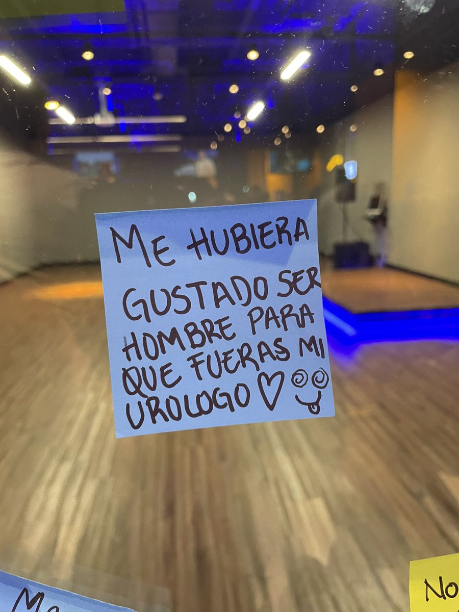 El narco mensaje que dejaron en el gym. 
Quizá no sabe que los urólogos también vemos mujeres y que la consulta cuesta 1000 pesos 🤭🤭
#uro #humor
