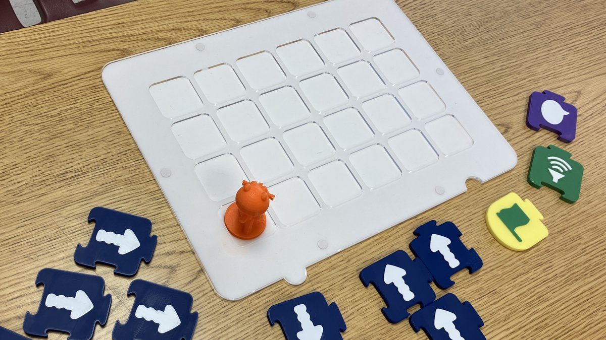 Exciting development! With help from Ruth, Dave, & Tom of @APL_TheShop, my @ScratchJTactile hands-on coding kit is ready! Clear laser-cut lucite top allows view of hand-drawn background. A variety of 3D-printed blocks provide lots of programming options! @ScratchJr @scratch #CSk8