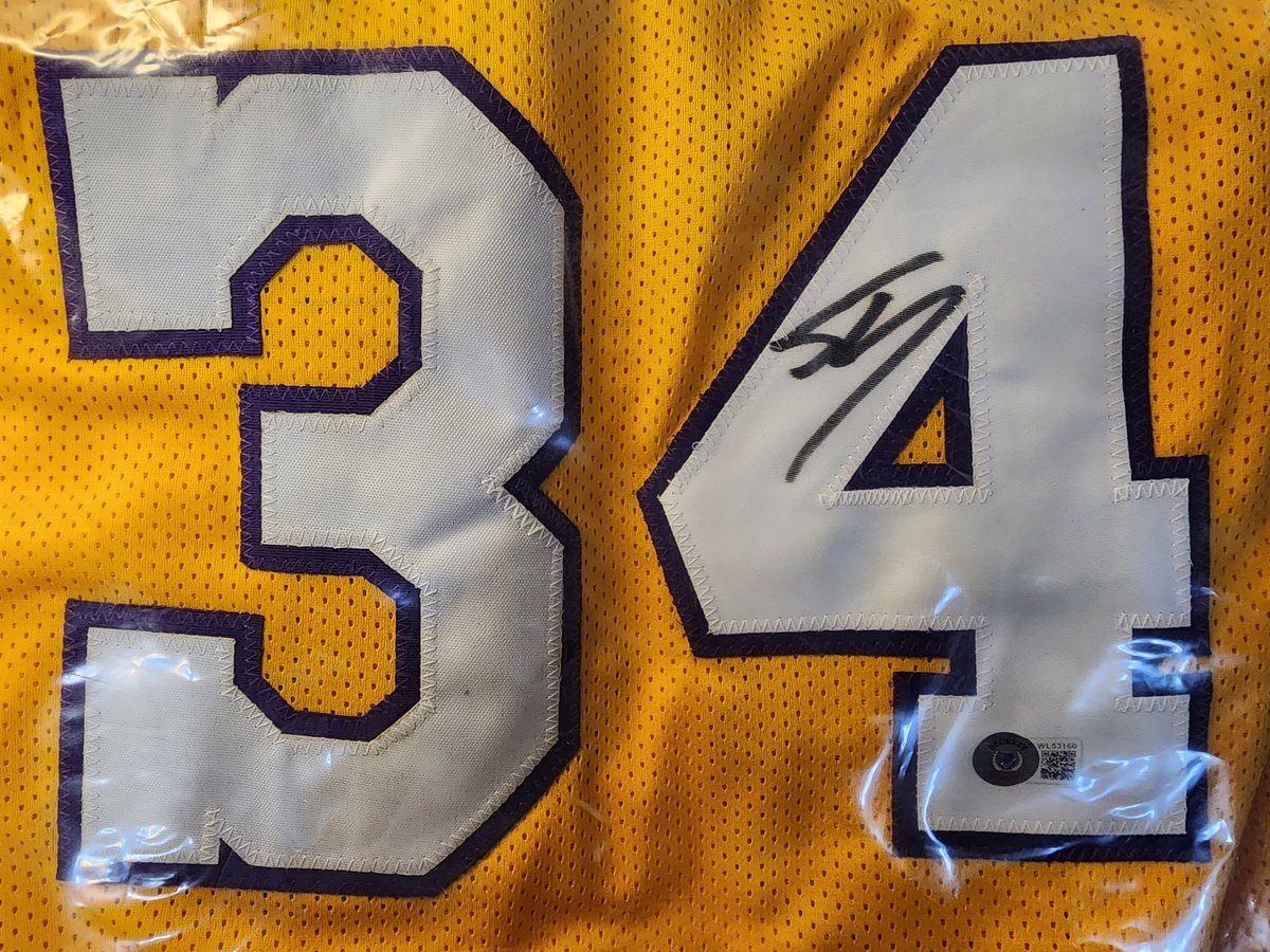 #SmokeBreaks / Mitch Mazur tweet media