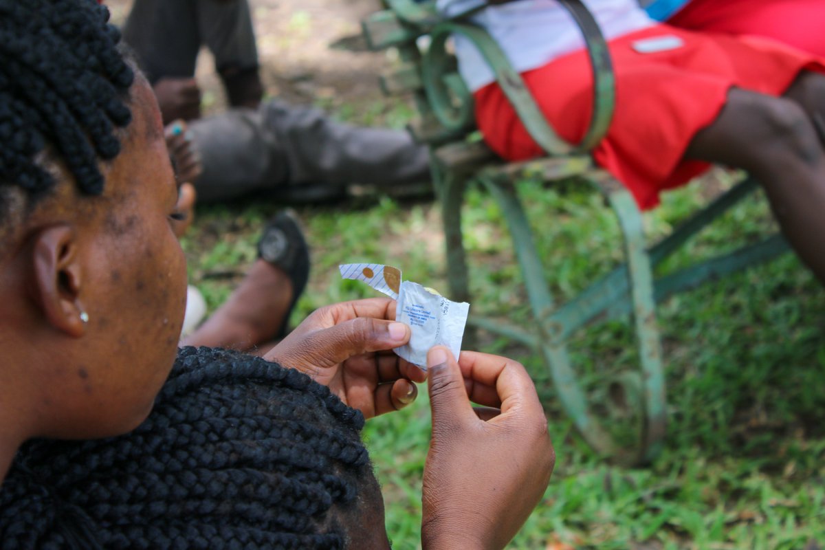kausiyo_eliah's tweet photo. It is estimated that the largest transmitter of HIV/AIDS within the population in Zimbabwe continues to be Unprotected Heterosexual Sex. #Condomize #GetTestedNow #KnowYourHIVStatus #Abstain #BeFaithfulToOneFaithfulPartner #CorrectAndConsistantUseOfCondoms #OneCondomOneRound https://t.co/FhmHa47agi