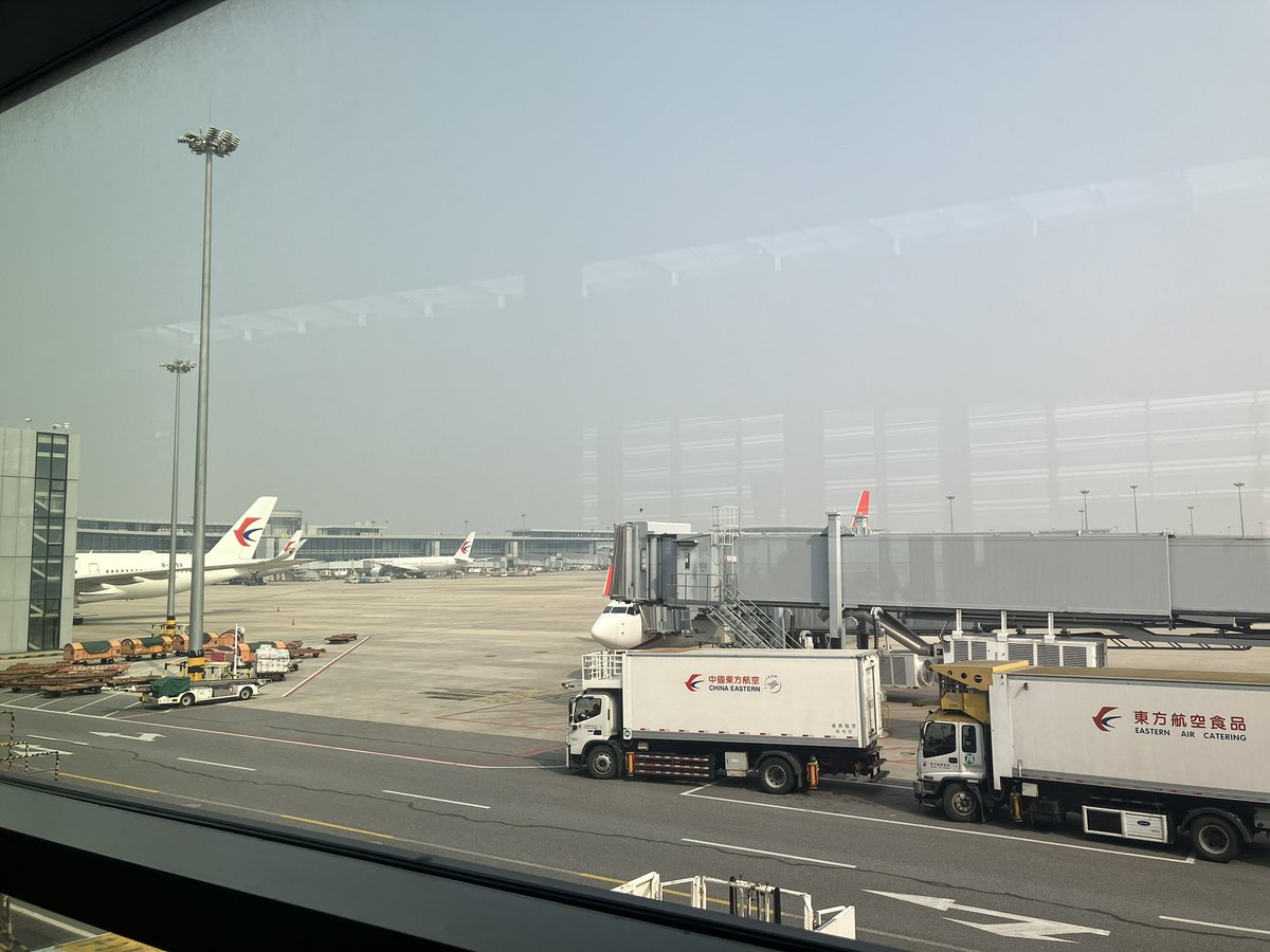 40Shanghai's tweet photo. 今日は旧暦の大晦日です。中国では大型連休に入りました。私も今日から少し遠くへ旅立ってきます✈️ https://t.co/OrJUu3YXW7