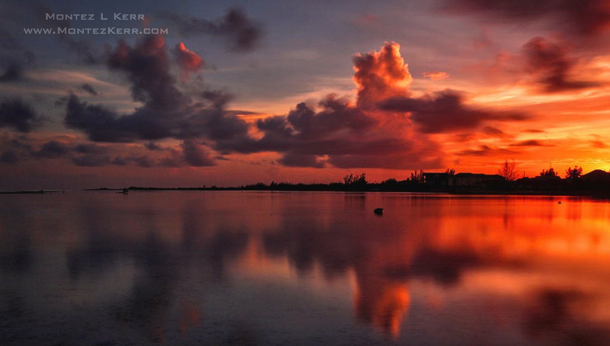 Beautiful landscapes of The Bahamas #dramatic #seascape #landscape #Sunset #photography #AYearForArt #BuyIntoArt #wallart #buyintoart #wallartforsale #photography 🇧🇸 #Bahamas #PhotographyIsArt #photooftheday #PhotographyIsArt See it here ---> fineartamerica.com/weeklypromotio…