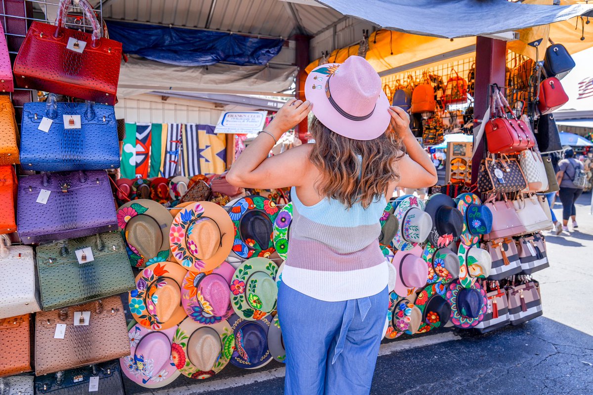 TradersVGP's tweet image. 💘 Find the perfect GIFT for you other half. From matching ponchos to shoes, perfumes, cute hats and more.

Traders Village has it all 😉

#sanvalentin #valentines #openmarket #lapulgadegrandprairie