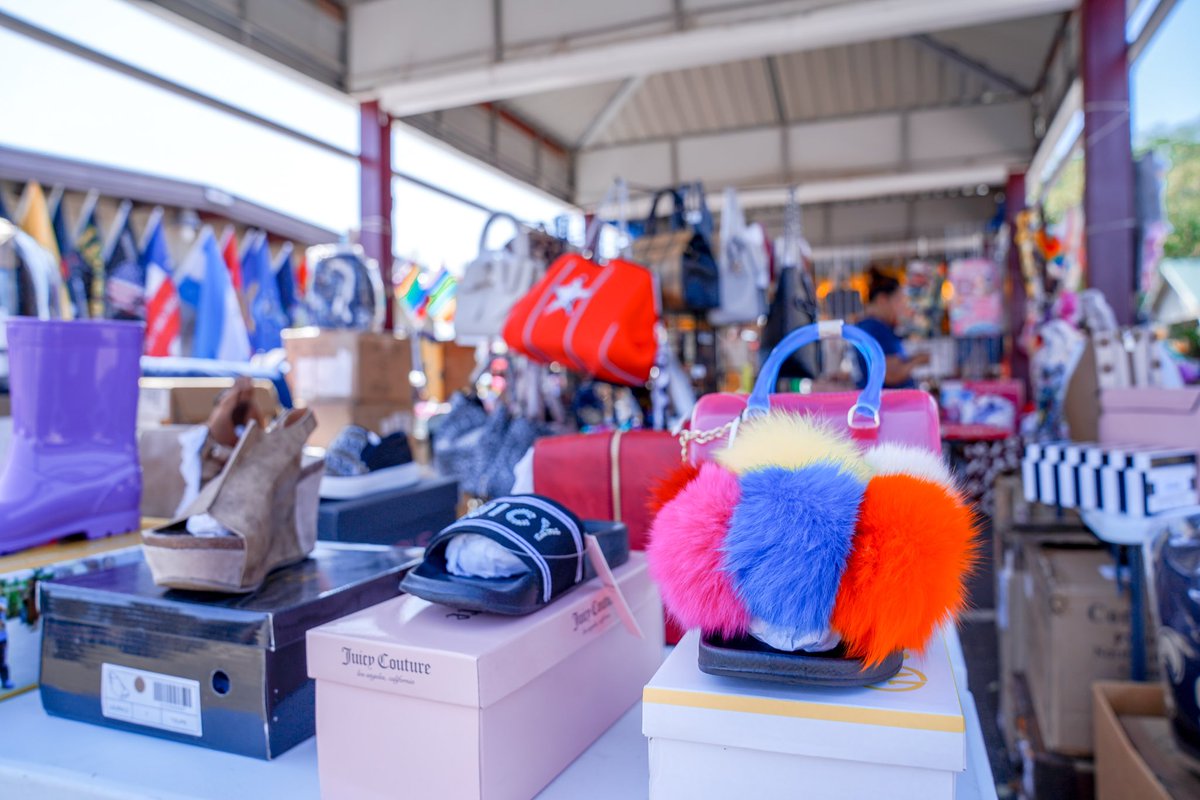 TradersVGP's tweet image. 💘 Find the perfect GIFT for you other half. From matching ponchos to shoes, perfumes, cute hats and more.

Traders Village has it all 😉

#sanvalentin #valentines #openmarket #lapulgadegrandprairie