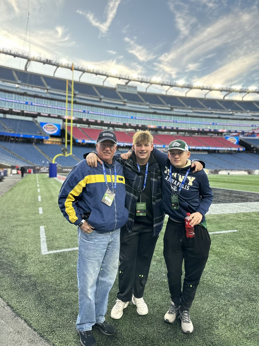 Can’t believe it’s been 2 months since the @ArmyNavyGame. Thank you to @CBSSports for the opportunity! I had a great time and I can’t wait to be back next year! #GoArmy #BEATnavy #ArmyNavy #GoNavy #Beatarmy