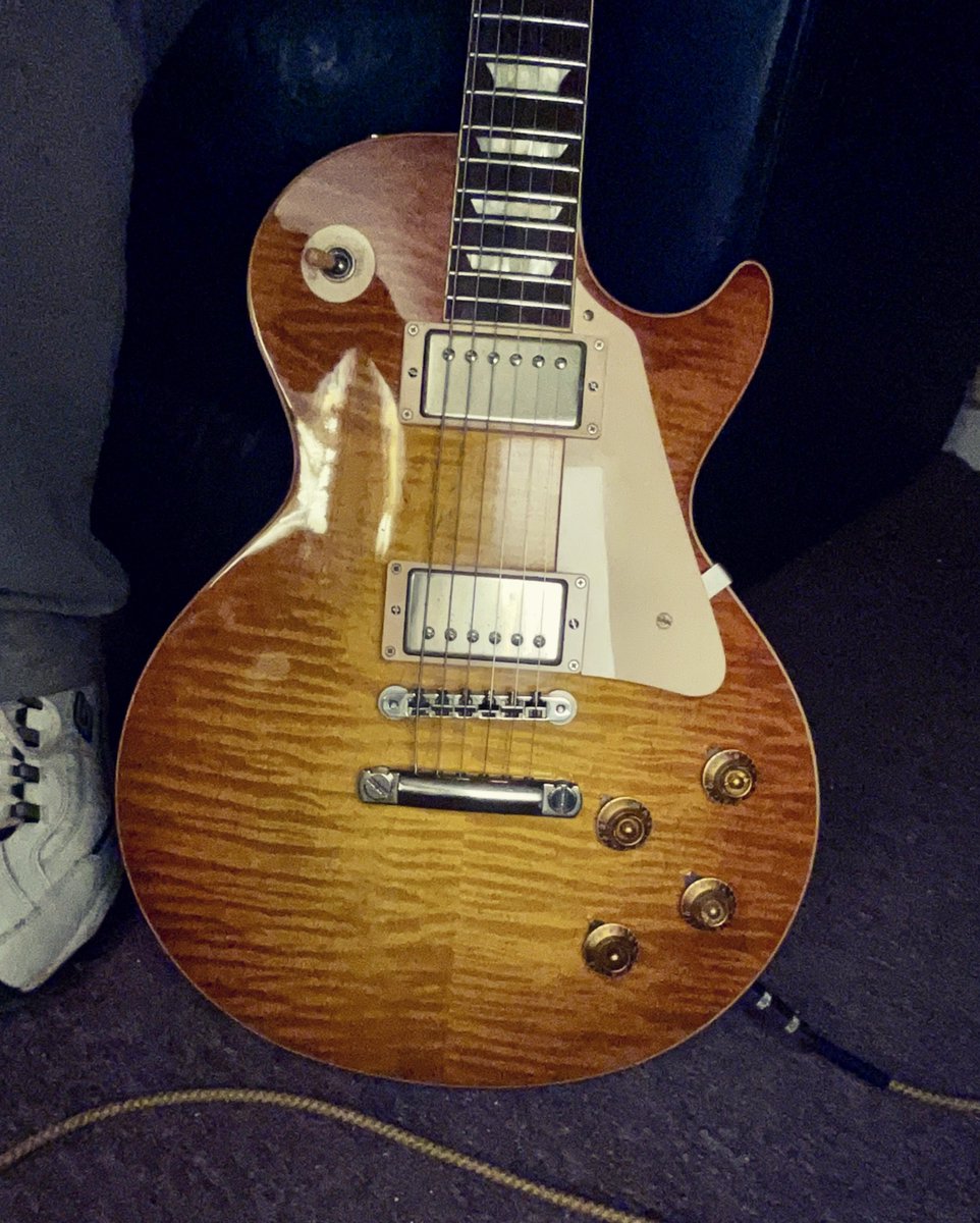 Playing my #Gibson #Historic #LesPaul while watching #Nevada’s #election night primary coverage.

#GibsonCustomShop