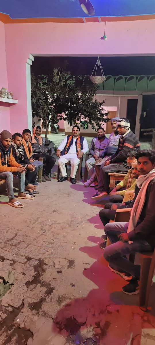 Kuldeepabd's tweet photo. #गांव_चलो_अभियान के अंतर्गत आज मोहल्ला अज़ीज़ाबाद में बूथ संख्या 60 की बूथ अध्यक्ष श्री बृजेश कुमार पूर्व सभासद  एक दिवसीय प्रवास में प्रमुख गणमान्य जनों से भेंट कर केंद्र व प्रदेश में चल रही डबल इंजन की  सरकारों के कार्य की चर्चा की।#
कुलदीप लोधी मंडल अध्यक्ष किसान मोर्चा भाजपा https://t.co/lwHqgD0Ni3