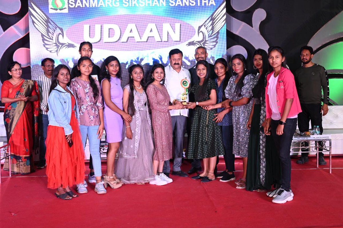 GirishKPandav's tweet image. #SanmargEducationInstitute #uddan #annualprogramme #PrizeDistributionCeremony #nagpur #maharashtra