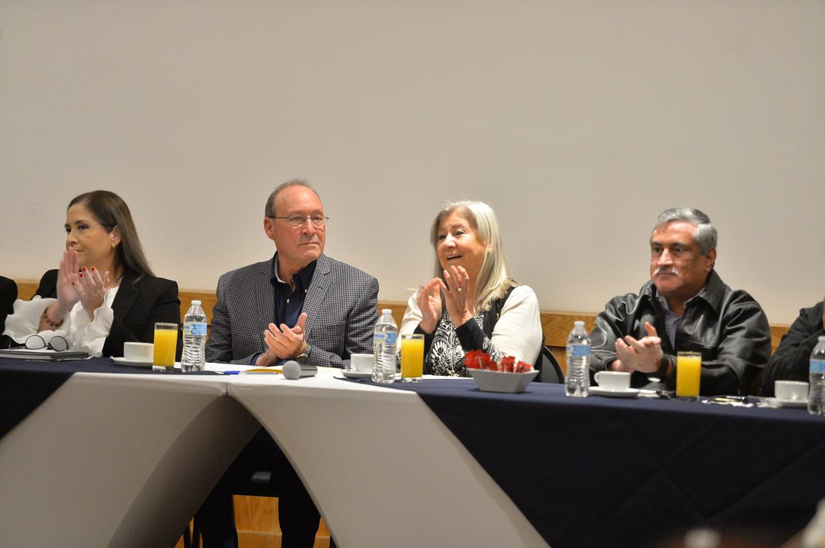 Inaugure el Foro de Avances en la Reforma Minera, donde se discutieron los desafíos en materia de legislación de la industria minera.  <a href="/Camimex_Oficial/">Camimex Oficial</a> <a href="/CanChamMx/">CanChamMx</a>