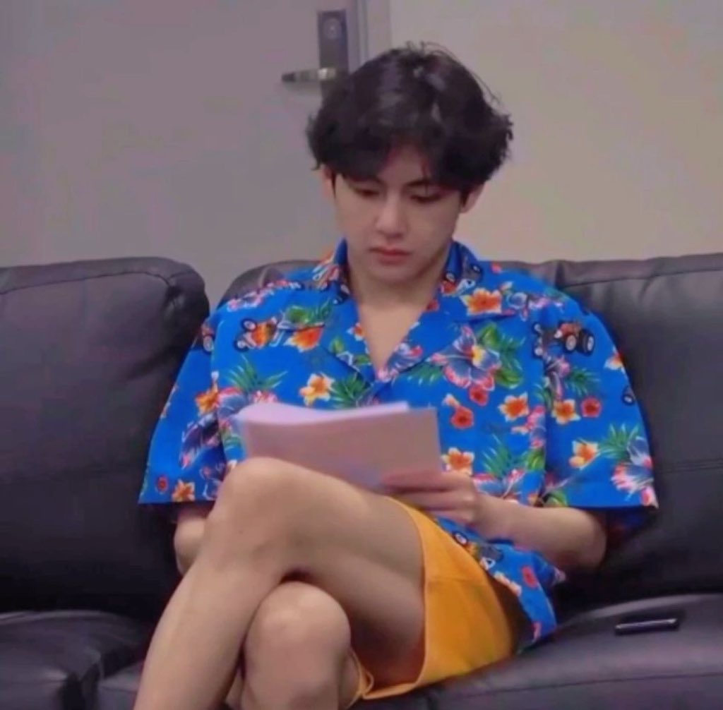 vengogh__'s tweet photo. ⠀ 

River King — CEO
Libur kejepit nih, jadi wfh aja

⠀ https://t.co/uF39LvymLz