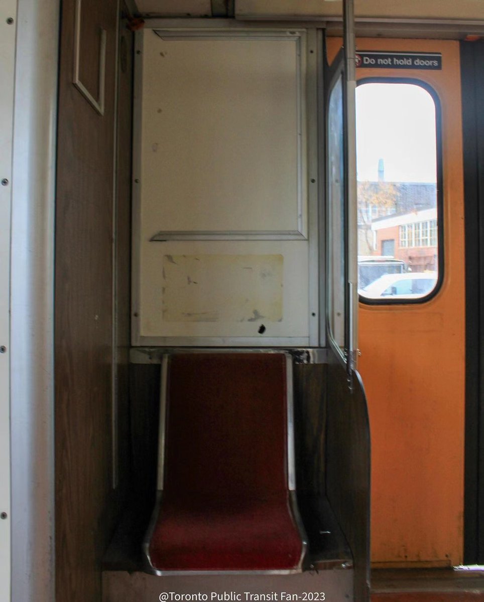 I MISS THIS SEAT ON THE TTC
#ttc #Toronto #subway #OLDTORONTO