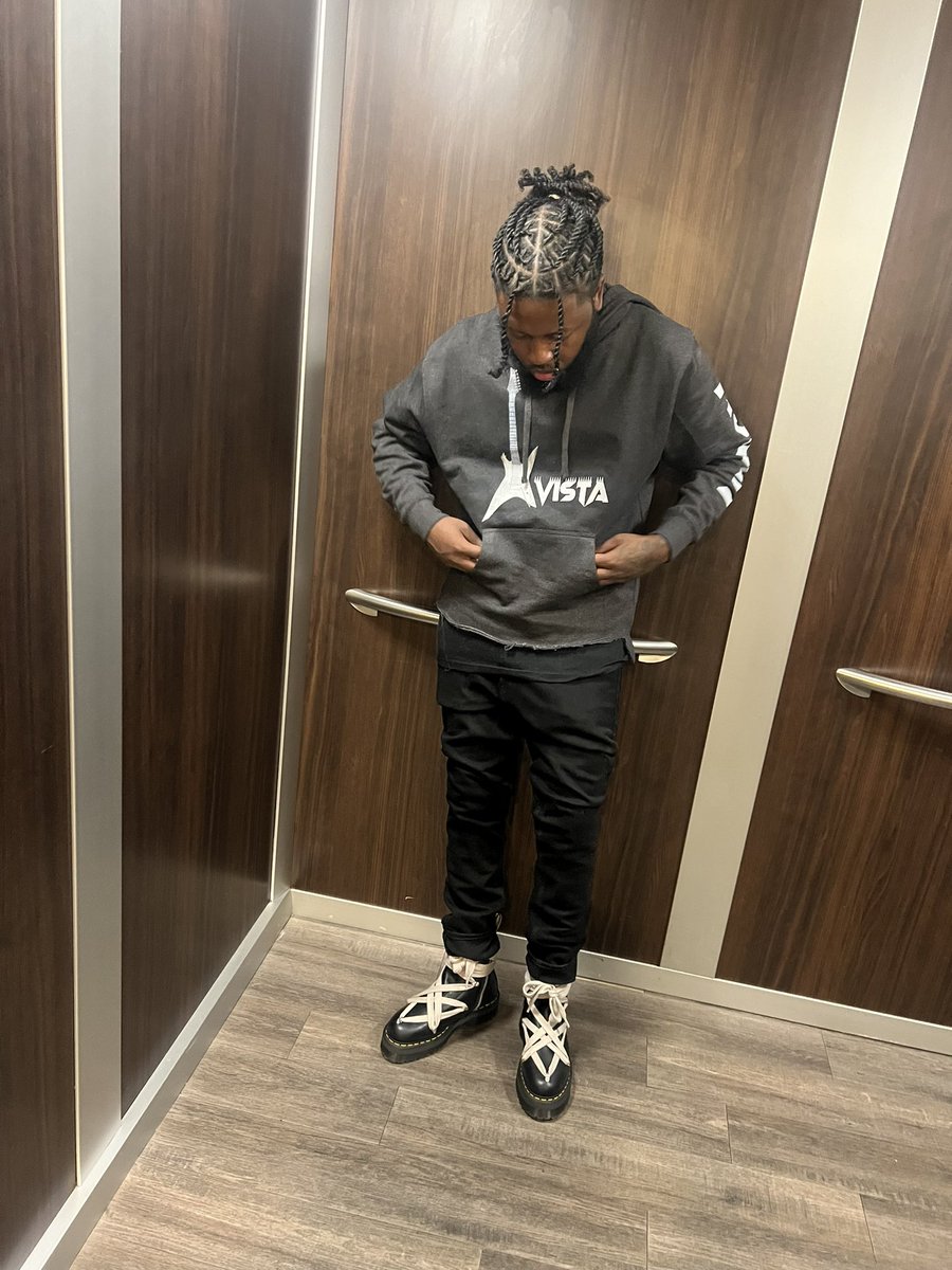 Rowhunnit's tweet image. Avista Avion  mixed with Rick Owen /Doc Martens