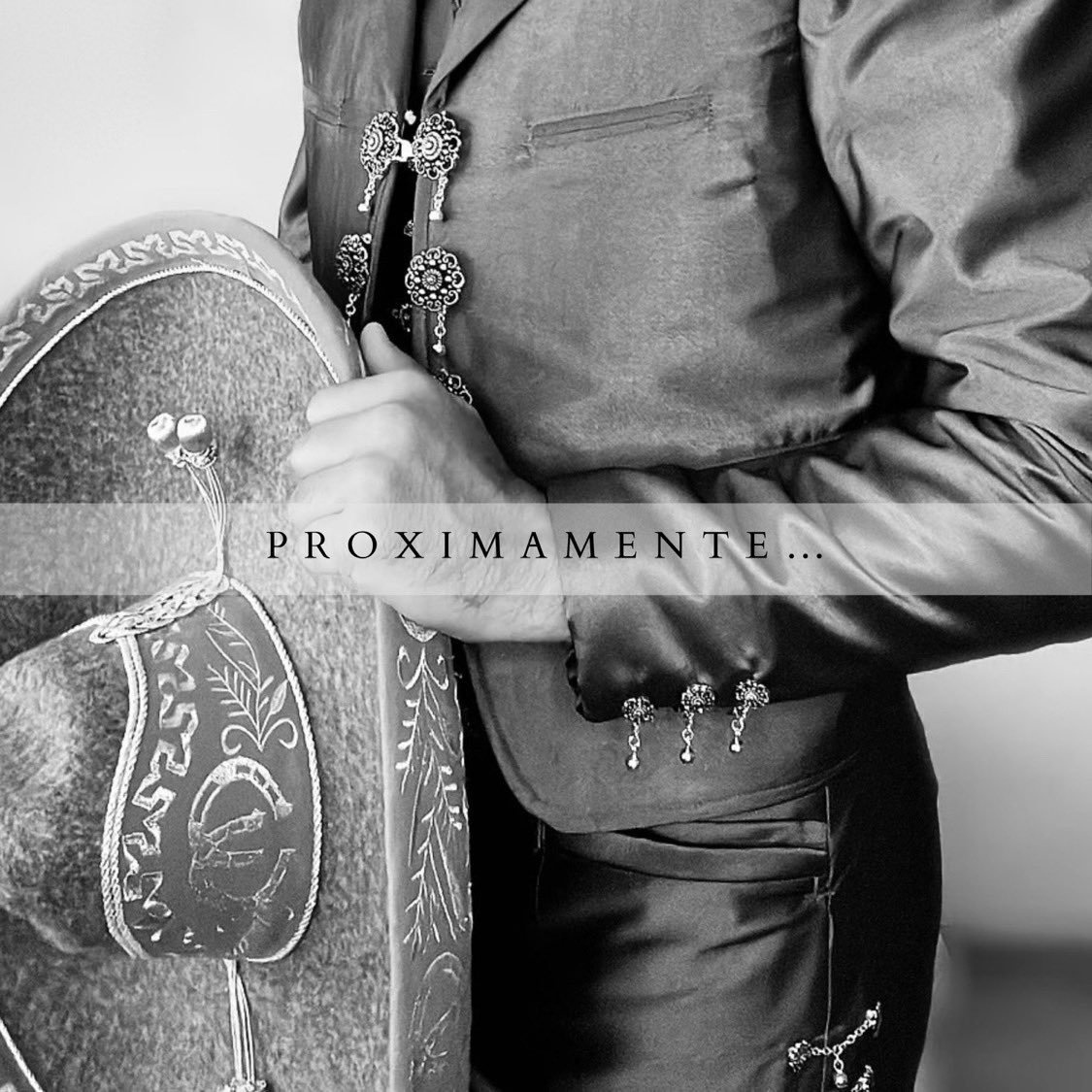 Estamos a una hora para que mi nuevo sencillo se encuentre disponible en todas las plataformas digitales! 
Ojalá lo reciban con mucho amor y cariño porque es como está hecho para todos ustedes. 
Pendientes! 💿🙏🏻✍️
#musica #mariachi