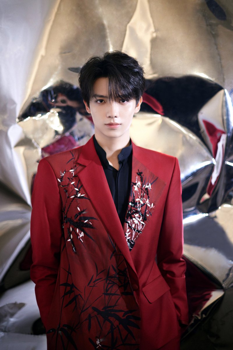 dramapotatoe's tweet photo. #LuoYizhou for a CCTV program

More - https://t.co/Ofxos3psfw https://t.co/51RDl7H0ZA