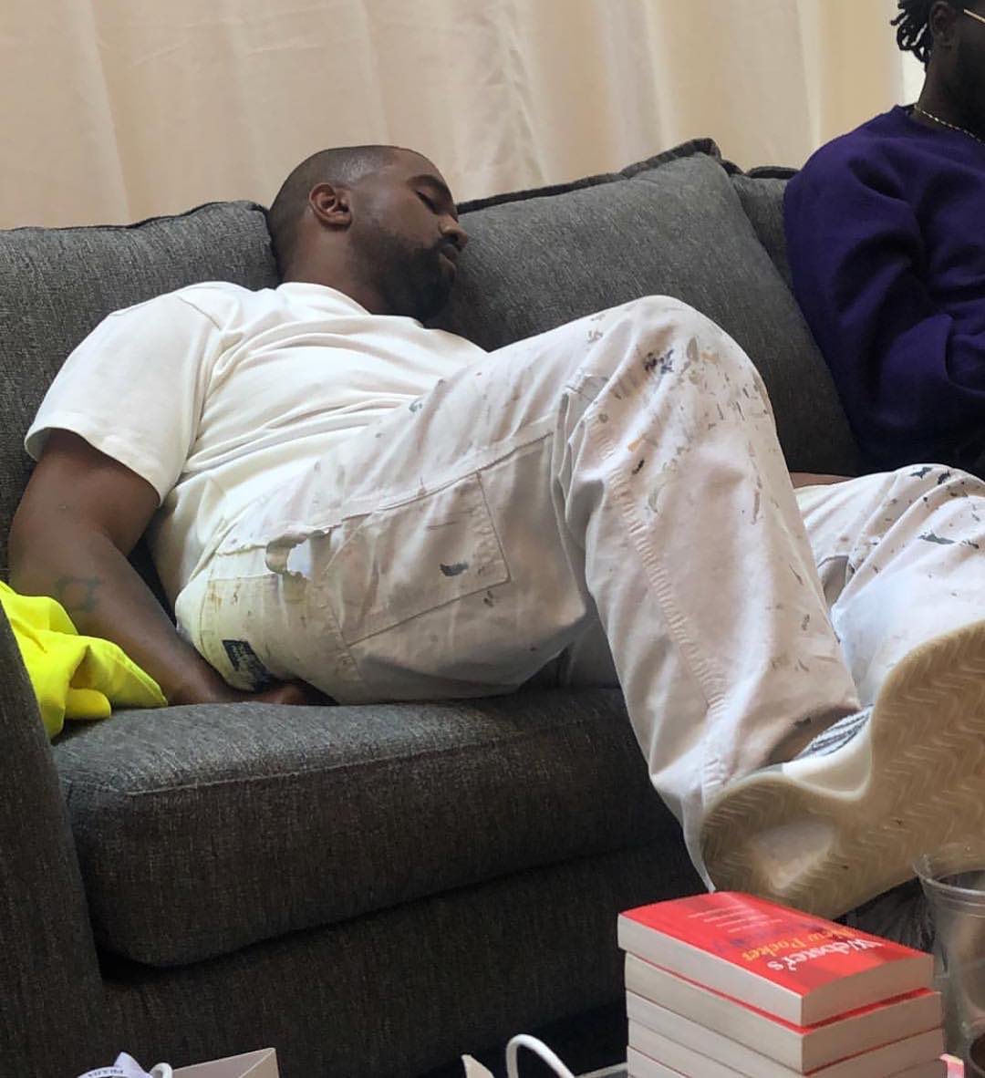KanyeUpdated's tweet photo. “KANYE ITS 12:00 DROP VULTURES”

Kanye: https://t.co/aKuo6FX3RB