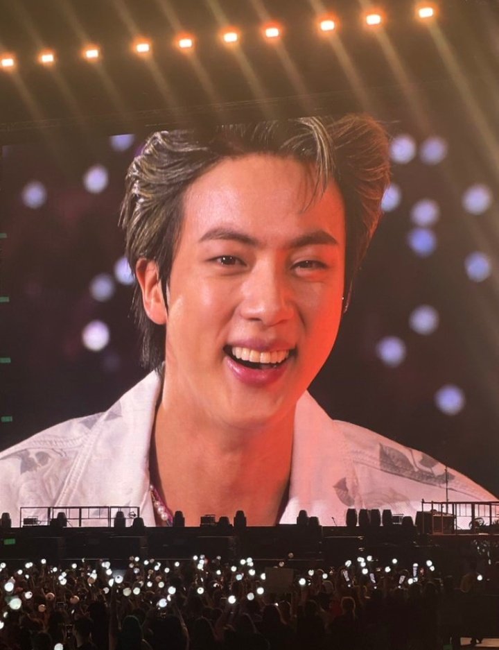 seokjinmylabsss's tweet photo. dearest, darling,  my universe https://t.co/pBIWR90gqd